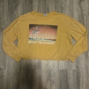 A MTV shirt in a size XXL. I’ve only worn it once so it’s basically brand new.